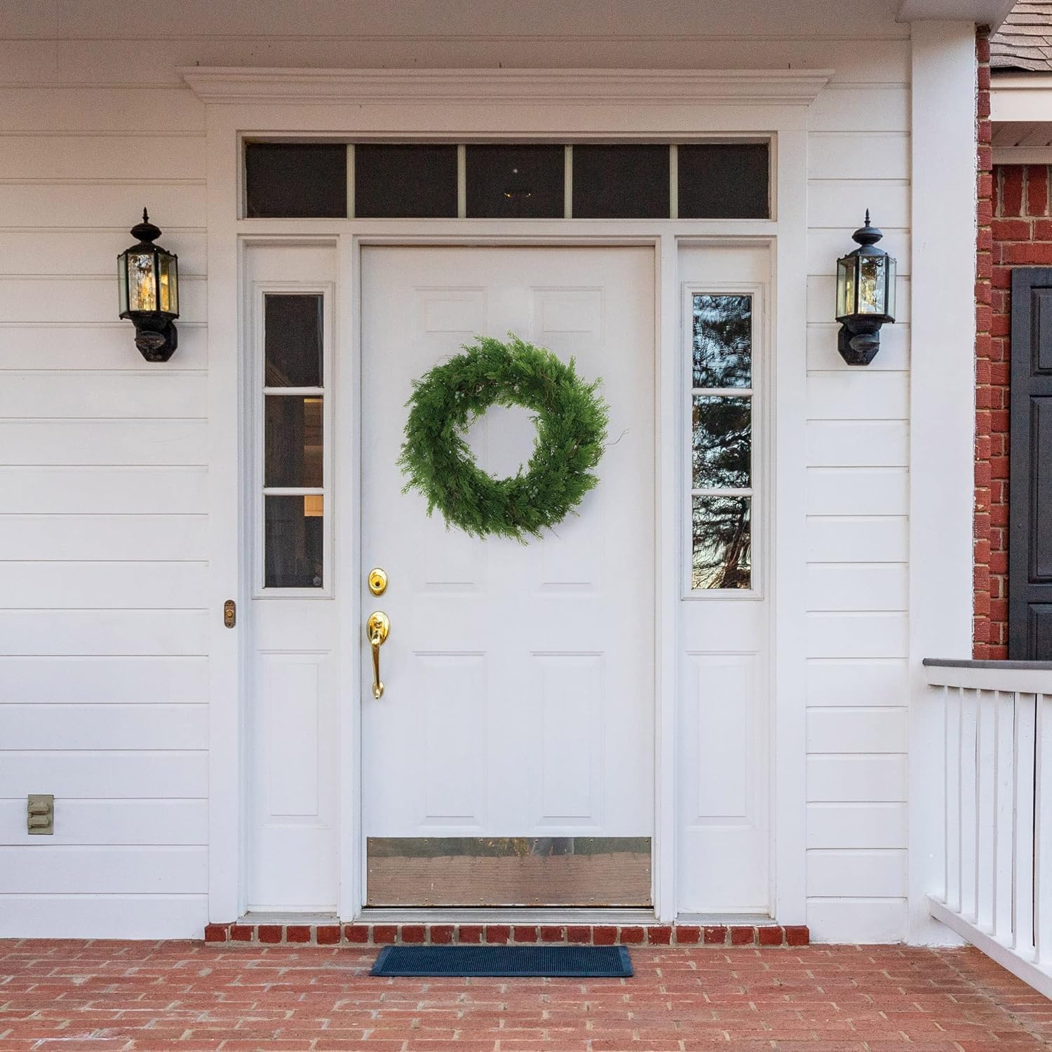 Deluxe Wreath - 22" Diameter